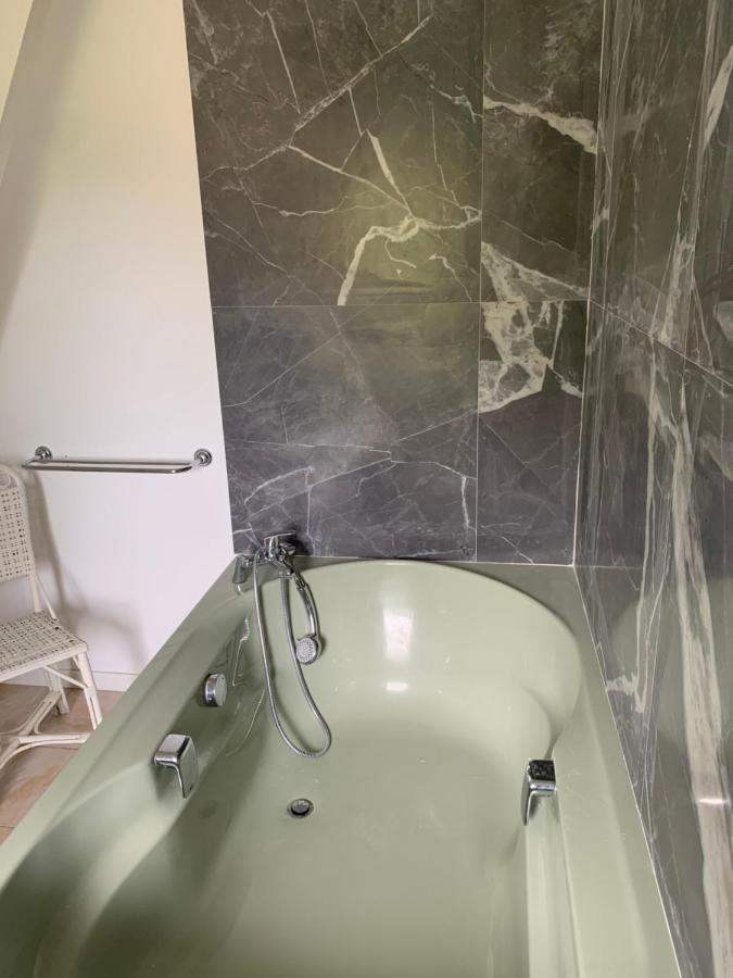 La Maison Carrée - Studios de charme - kitchenette - Climatisation&Piscine chauffée Les Eyzies Extérieur photo