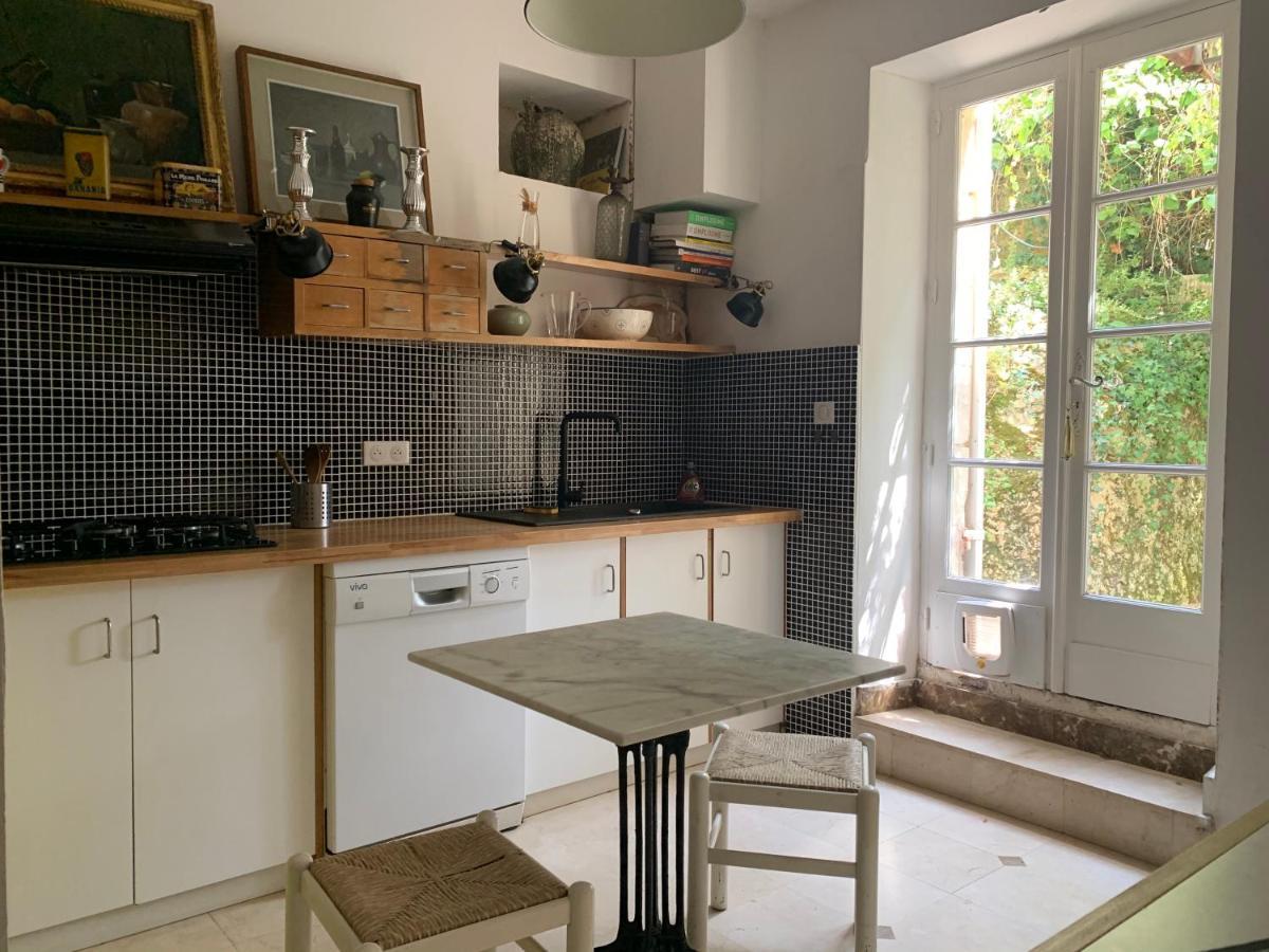 La Maison Carrée - Studios de charme - kitchenette - Climatisation&Piscine chauffée Les Eyzies Extérieur photo