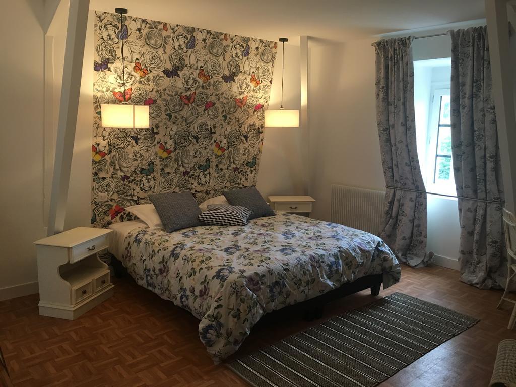 La Maison Carrée - Studios de charme - kitchenette - Climatisation&Piscine chauffée Les Eyzies Extérieur photo