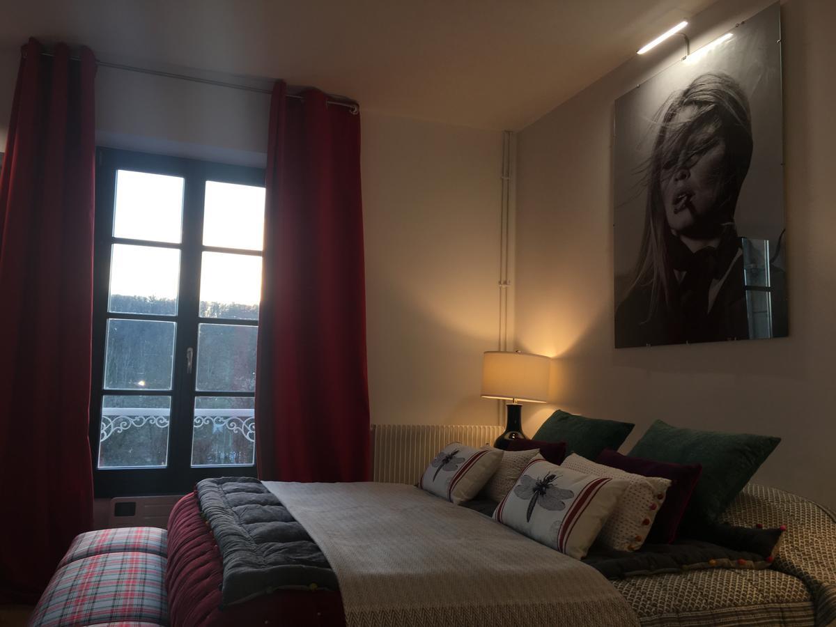 La Maison Carrée - Studios de charme - kitchenette - Climatisation&Piscine chauffée Les Eyzies Extérieur photo