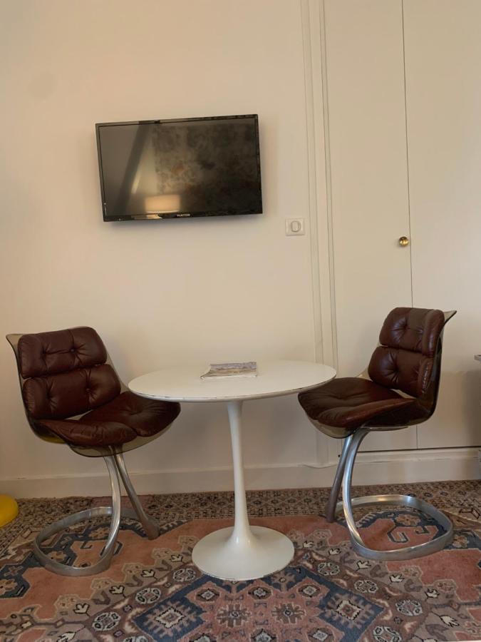 La Maison Carrée - Studios de charme - kitchenette - Climatisation&Piscine chauffée Les Eyzies Extérieur photo